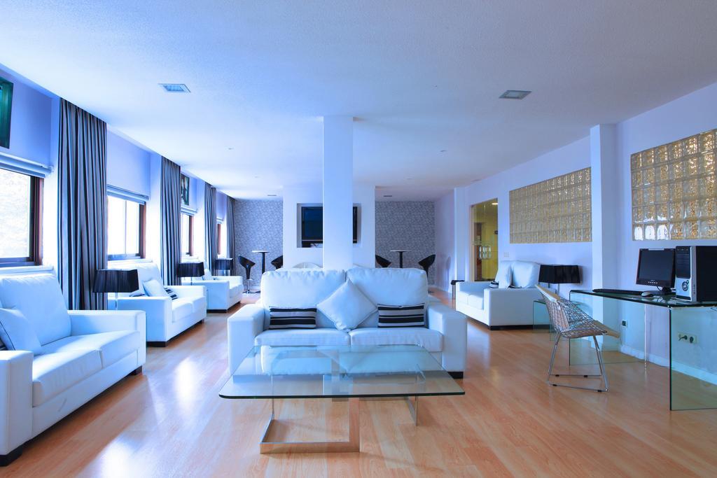 Hotel Escuela Madrid Kültér fotó