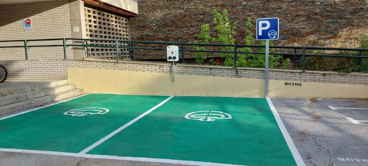 Hotel Escuela Madrid Kültér fotó