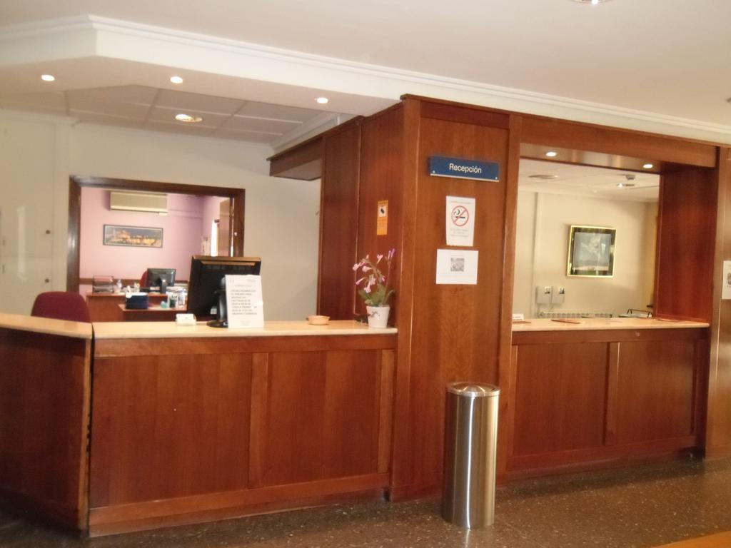 Hotel Escuela Madrid Kültér fotó