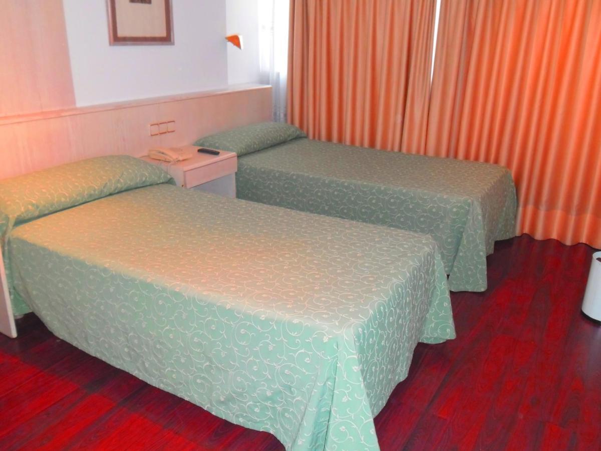 Hotel Escuela Madrid Kültér fotó